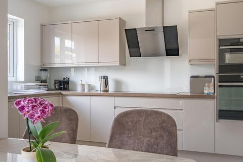 48 Oakley Drive, Bromley, BR2 8PT