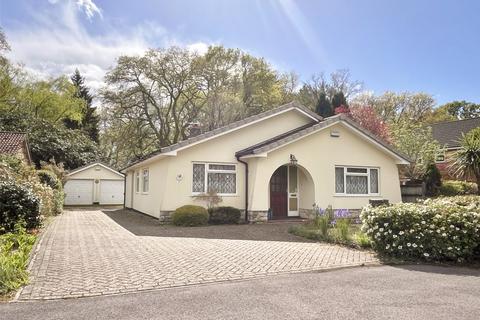 3 bedroom bungalow to rent, Summer Fields, Verwood, Dorset, BH31