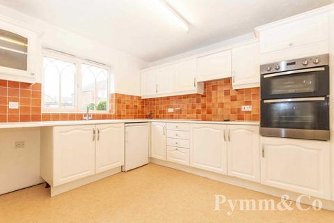 4 bedroom detached house to rent, Hadley Drive, Norwich NR2