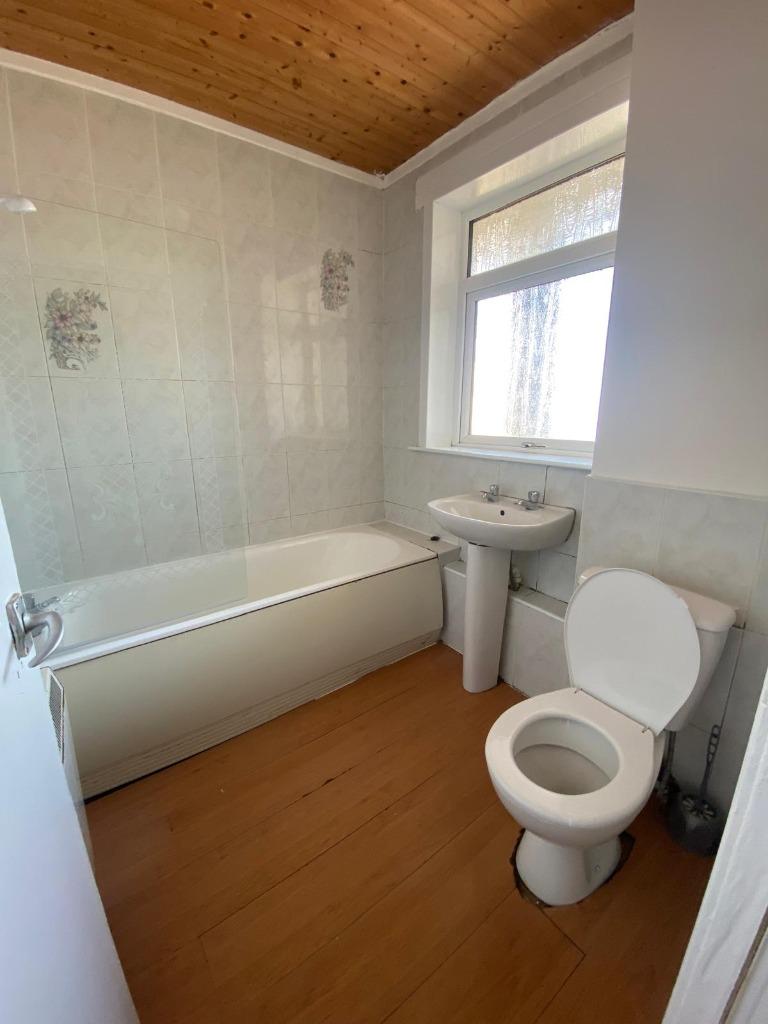 Apartment in Greenock - More