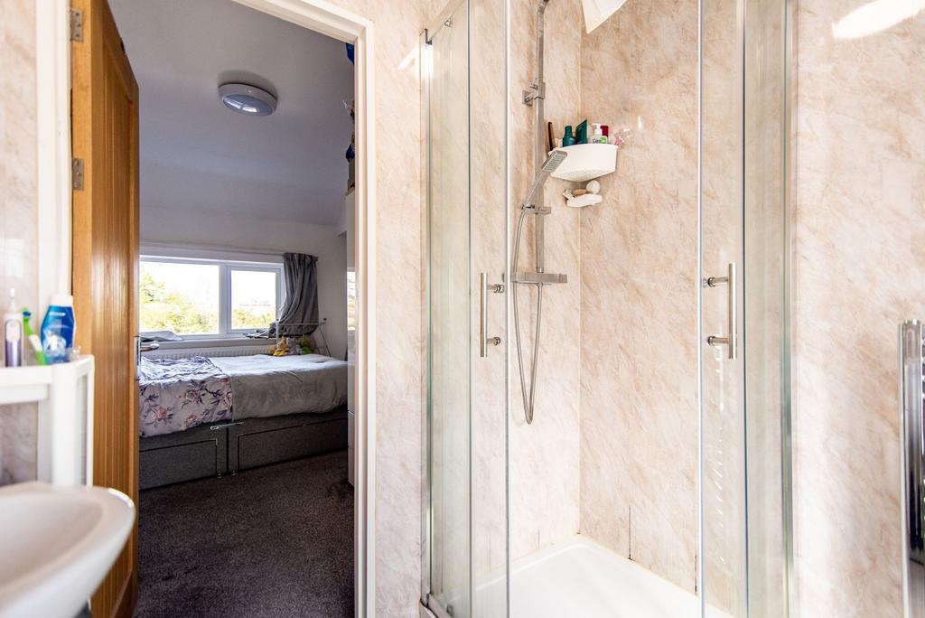 Ensuite Shower Rooms