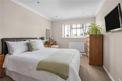2 bedroom maisonette for sale, Watersplash Road, Shepperton, Surrey, TW17