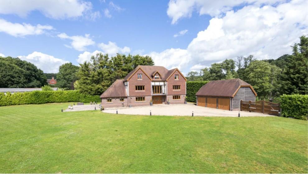 Edenbridge Road, Hartfield TN7 7 bed detached house to rent £6,495