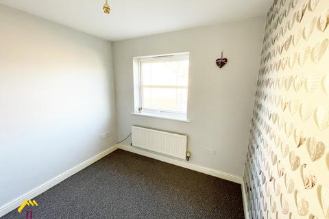 2 bedroom flat for sale, Highfield Close, Doncaster DN7