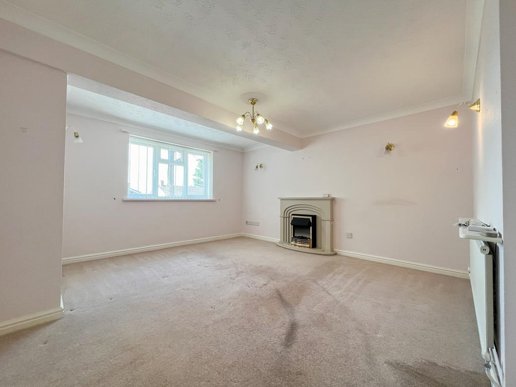 7 Beechwood Court   living room