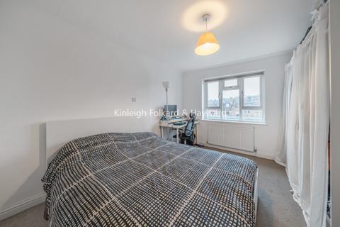 3 bedroom apartment to rent, Albert Close London N22