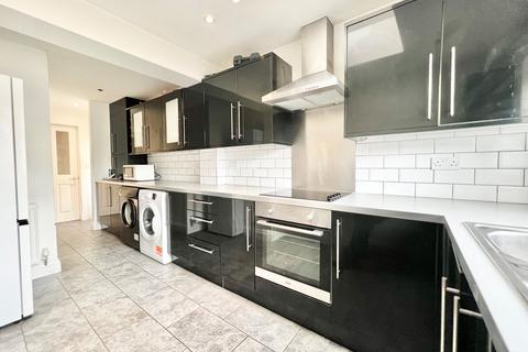 2 bedroom terraced house for sale, Eleanor Road, London, N11