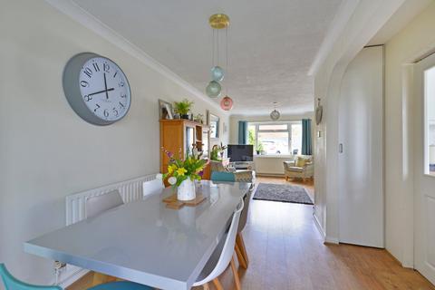 42 Busdens Way, Milford, Godalming, GU8 5JP
