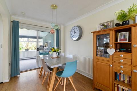 42 Busdens Way, Milford, Godalming, GU8 5JP