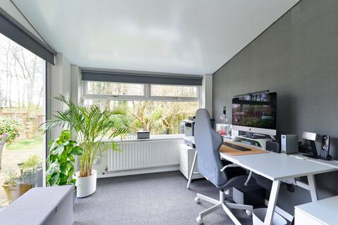 42 Busdens Way, Milford, Godalming, GU8 5JP