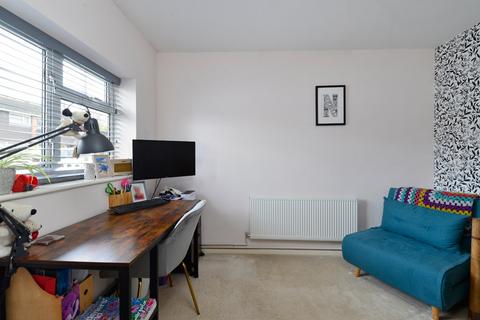 42 Busdens Way, Milford, Godalming, GU8 5JP