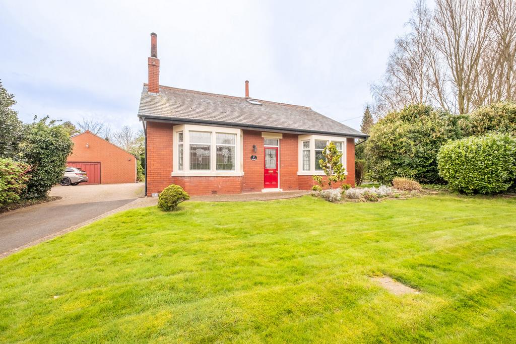 Preston Old Road, Preston, PR4 5 bed detached house for sale £583,000