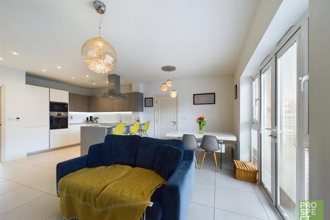 4 bedroom end of terrace house to rent, Rosebay Crescent, Warfield, Bracknell, Berkshire, RG42