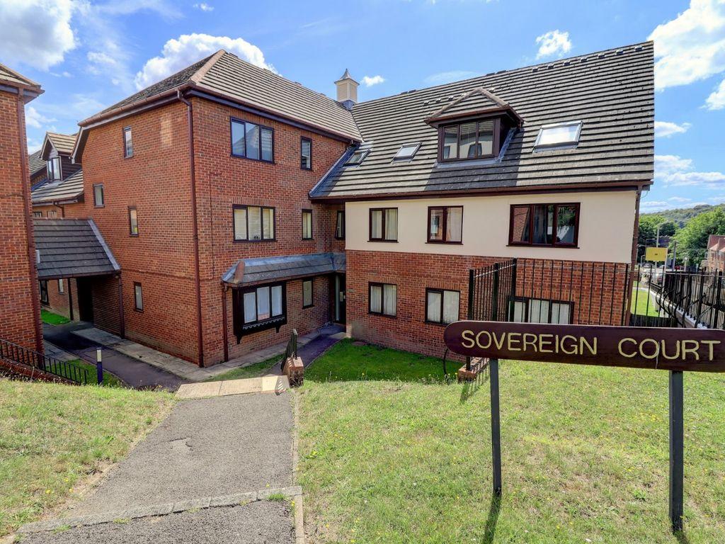 Totteridge Avenue, High HP13 1 bed flat £900 pcm (£208 pw)