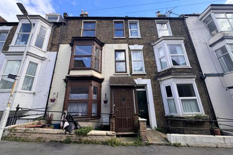 5 bedroom terraced house to rent, Grotto Hill Margate CT9