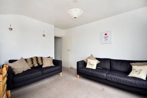 2 bedroom flat to rent, Drakefield Road, Balham, London, SW17