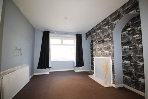 2 bedroom end of terrace house for sale, Myrtle Avenue, Williamson Street, Hull, East Riding of Yorkshire. HU9 1ES