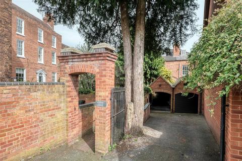 3 bedroom terraced house for sale, Brewery Walk, Worcester, WR1 3HY
