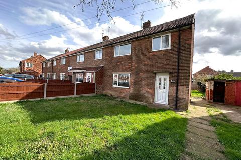 3 bedroom end of terrace house to rent, Pipering Lane, Scawthorpe, Doncaster, DN5
