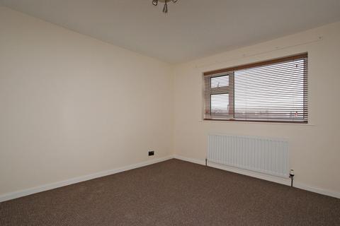 3 bedroom semi-detached house to rent, Hookstone Close, Harrogate, HG2