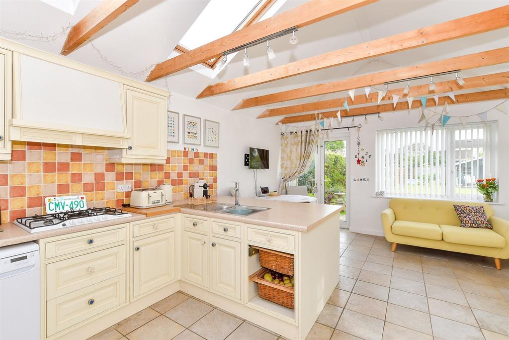 Barchester Way, Tonbridge, Kent 4 bed detached bungalow for sale £850,000
