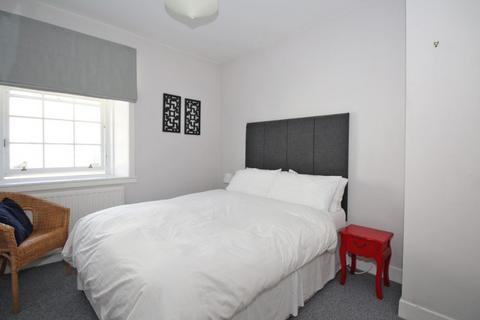 2 bedroom flat to rent, 41C Broad Street, Stirling, FK8 1EE