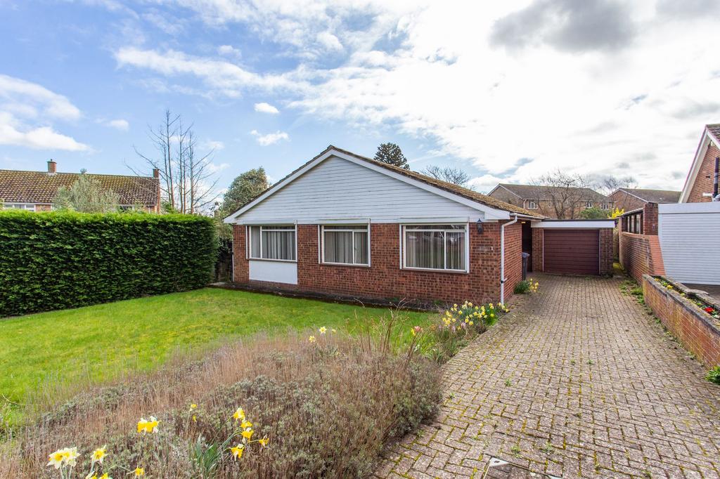 Stephenson Road, Canterbury, CT2 4 bed detached bungalow for sale £