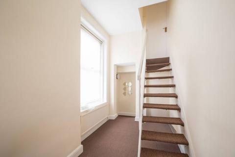 1 bedroom flat to rent, High Road N12, Finchley, London, N12