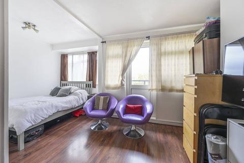 undefined, Solander Gardens, Shadwell, London, E1