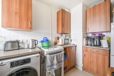 Solander Gardens, Shadwell, London, E1