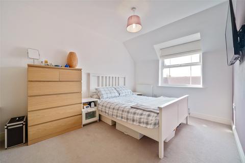 2 bedroom penthouse for sale, Wokingham, Berkshire RG41