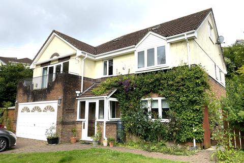 1 Springfield Gate, Looe, PL13 1HF