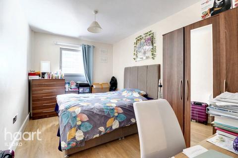 2 bedroom apartment for sale, Clements Road, Ilford