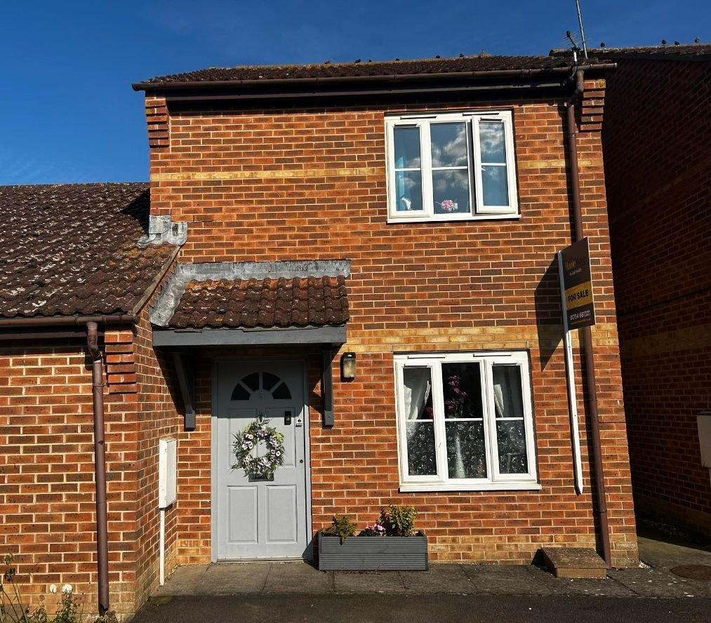 Hudson Way, Skegness, Lincolnshire... 2 bed semidetached house for