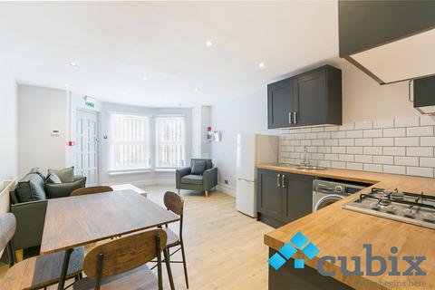 4 bedroom end of terrace house to rent, Brockley Road, London SE4