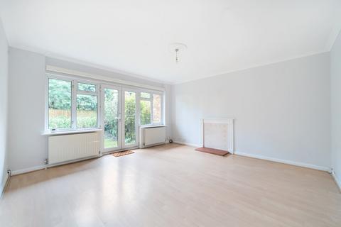 2 bedroom apartment for sale, Broomfield Court, Weybridge, Surrey