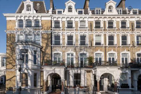 2 bedroom flat for sale, Redcliffe Square, London, SW10.