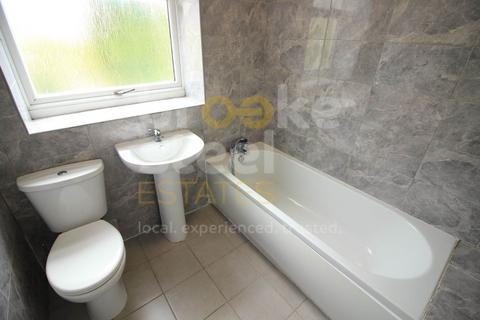 2 bedroom end of terrace house to rent, Bankfield Terrace, Bacup