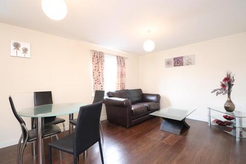 2 bedroom flat to rent, Gabriel Court, Leeds, West Yorkshire, UK, LS10