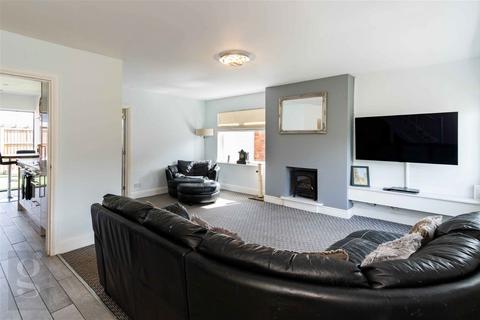 14 Meadow Drive, Canon Pyon, Hereford, HR4 8NT
