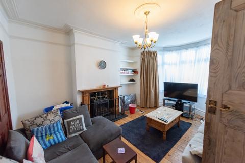4 bedroom semi-detached house for sale, Hale Grove Gardens, Mill Hill, NW7