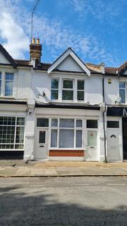 2 bedroom flat to rent, Station Road, London W7