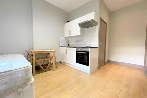Studio to rent, 132 Iverson Road, NW6