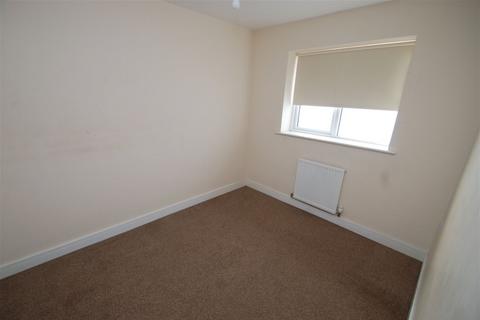 3 bedroom semi-detached house to rent, Providence Street, Wombwell, Barnsley, South Yorkshire, S73 8AN