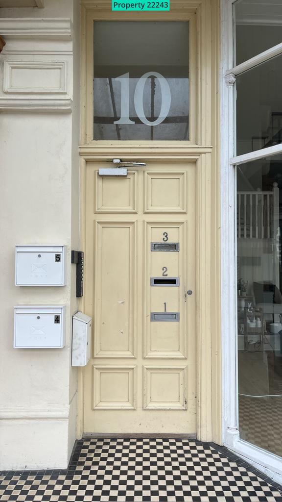 Front door to 10 Vaughan St