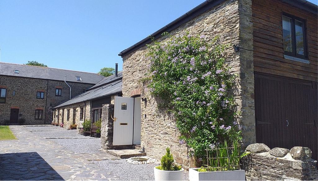 Aveton Gifford, Kingsbridge, Devon, TQ7 2 bed barn conversion for sale