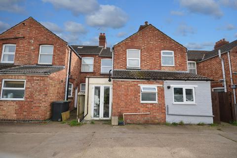 3 bedroom terraced house for sale, Marshalls Road, Raunds