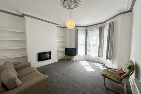1 bedroom flat to rent, Manor Road, Folkestone, CT20