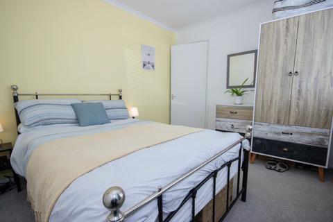 2 bedroom flat for sale, Highcliffe Lodge, Sandown