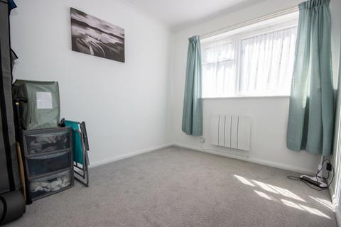 2 bedroom flat for sale, Highcliffe Lodge, Sandown
